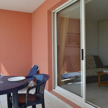 Cap D'agde : T2 Avec Piscine, Parking, A 50m De La - Fr-1-249-71 * Agde