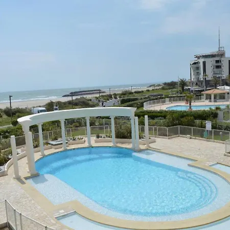 Cap D'agde : T2 Avec Piscine, Parking, A 50m De La - Fr-1-249-71 * Agde